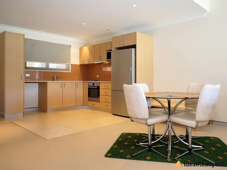 27/2 Walsh Loop, Joondalup WA 6027