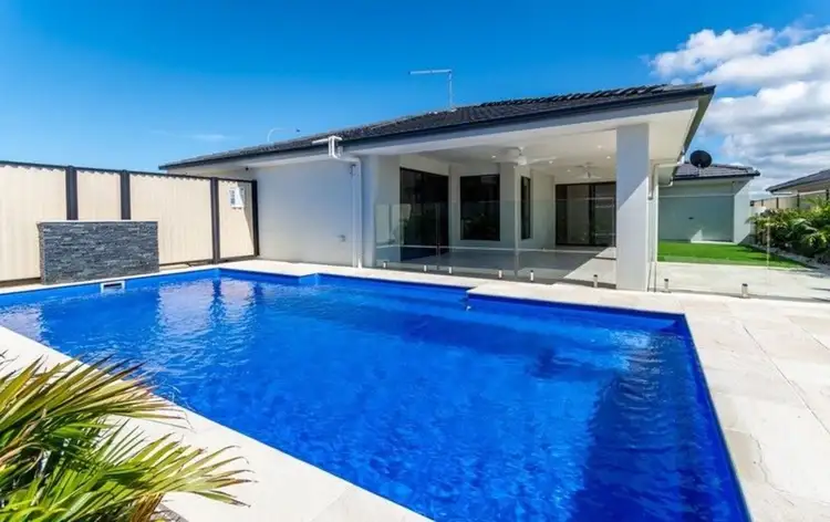 70 Bongaree Avenue, Bongaree QLD 4507