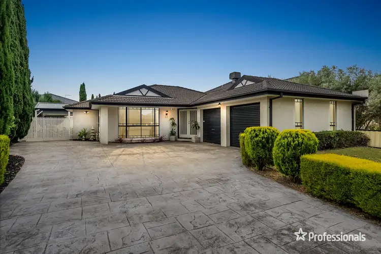 11 Salvana Court, Taylors Lakes VIC 3038