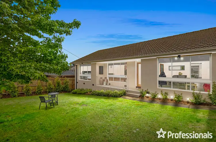 14 Zina Grove, Mooroolbark VIC 3138