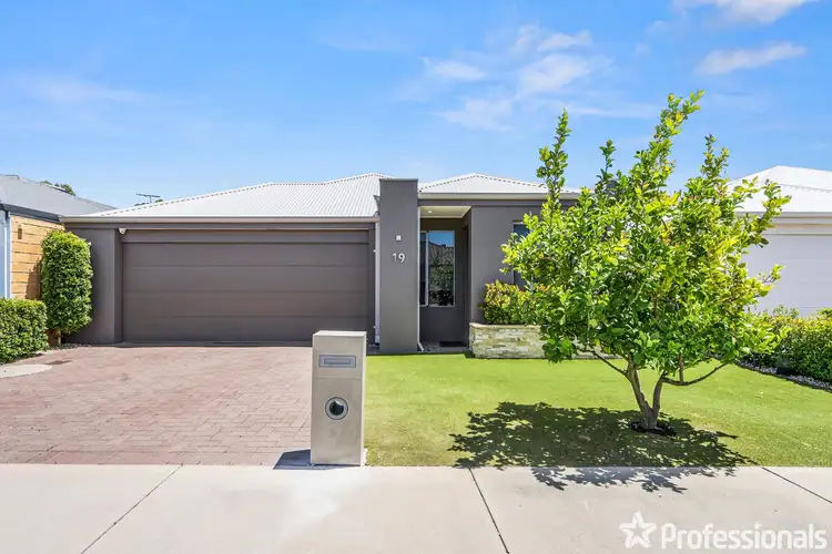 Second view of Homely house listing, 19 Kooya Way, Wattle Grove WA 6107