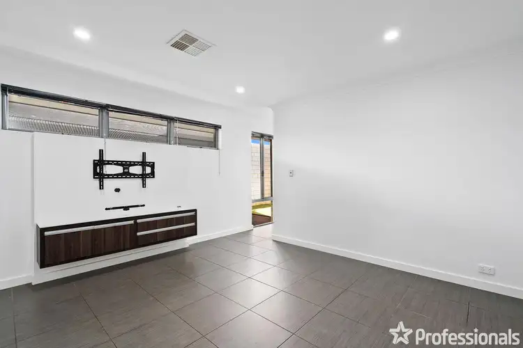 Seventh view of Homely house listing, 19 Kooya Way, Wattle Grove WA 6107