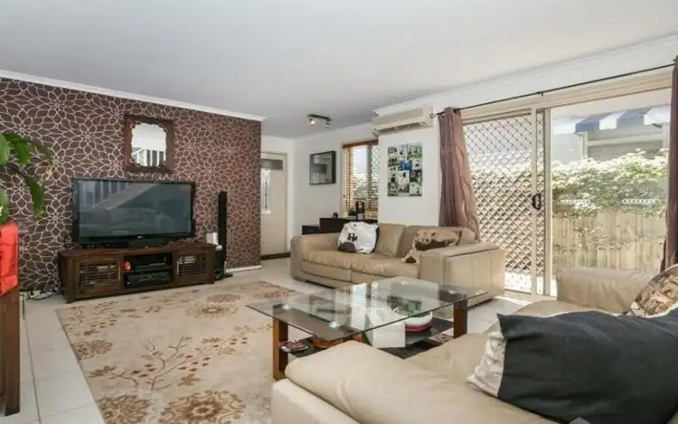 Fourth view of Homely semi-detached listing, 1/122 Johnston Street, Southport QLD 4215
