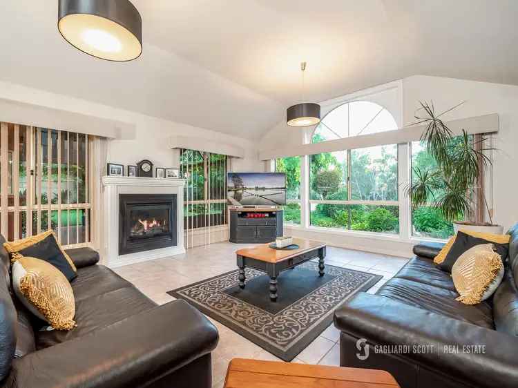 Seventh view of Homely house listing, 1 Hattah Court, Kialla VIC 3631