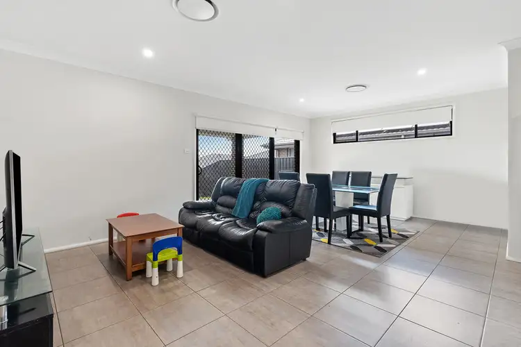 Sixth view of Homely house listing, 10 Ridgmont Circuit, Thornton NSW 2322