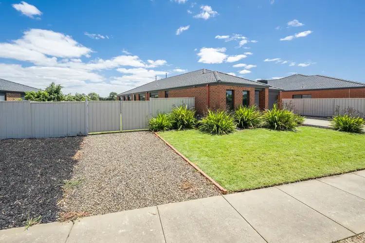 Third view of Homely house listing, 8 Settlers Drive, Kialla VIC 3631