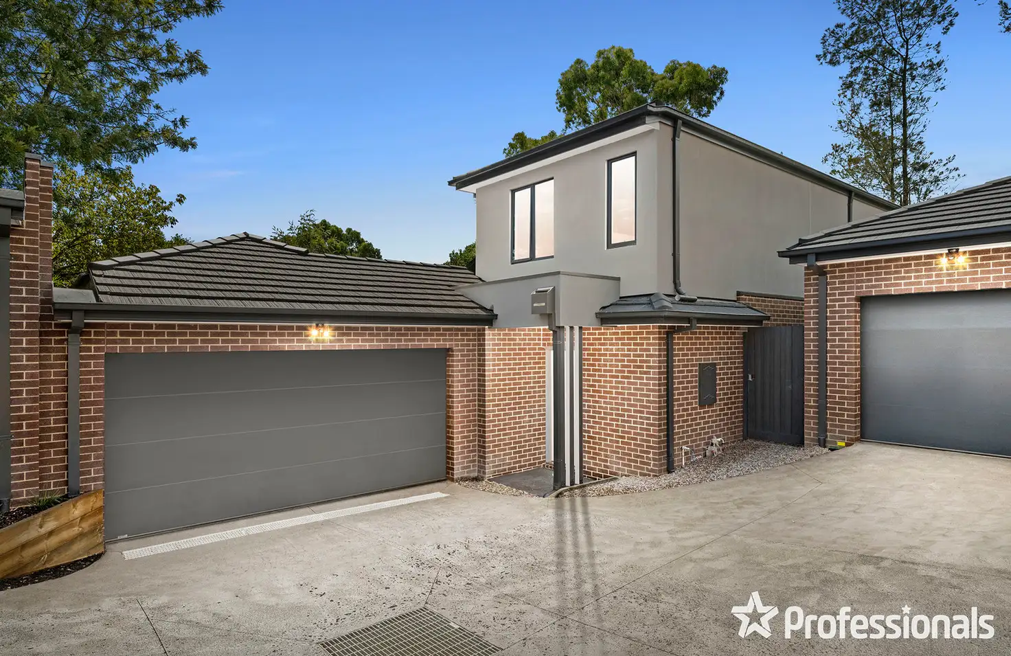 Main view of Homely townhouse listing, 3/5 Stephen Crescent, Croydon VIC 3136