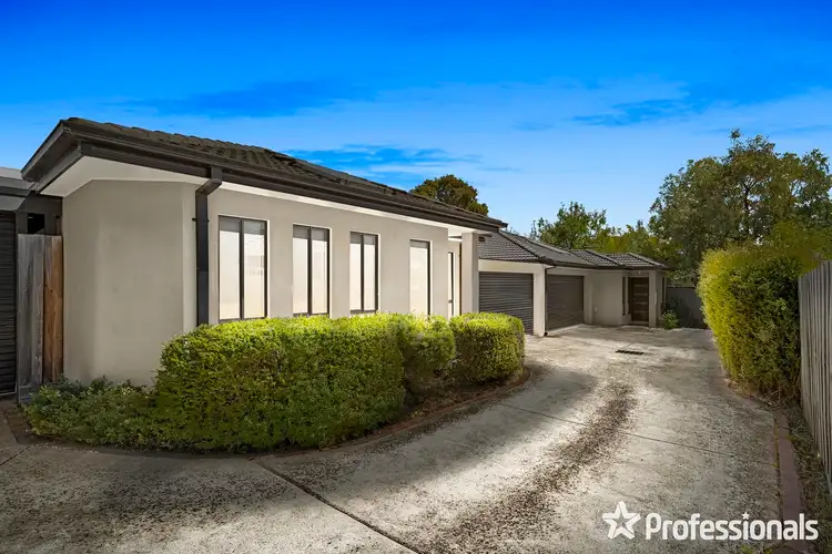 2/17 Kimberley Drive, Chirnside Park VIC 3116