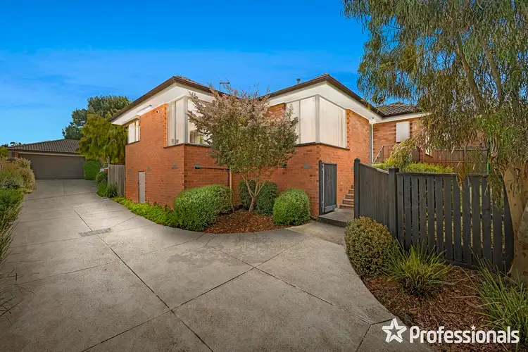 6 Carawa Street, Mooroolbark VIC 3138