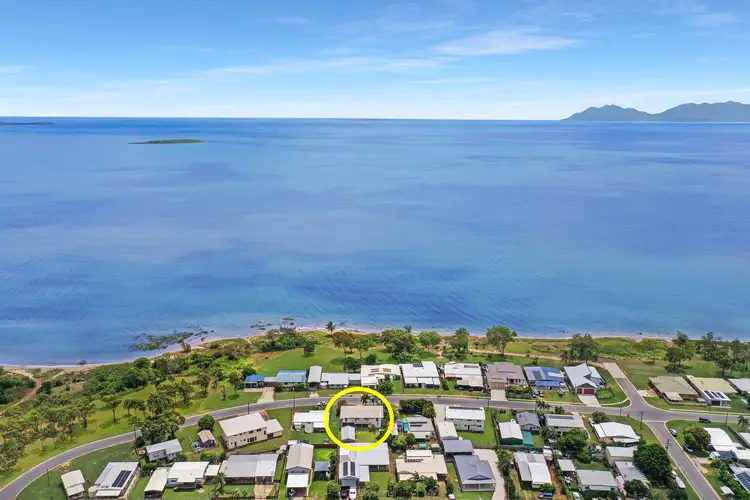 69 Whyte Avenue, Bowen QLD 4805