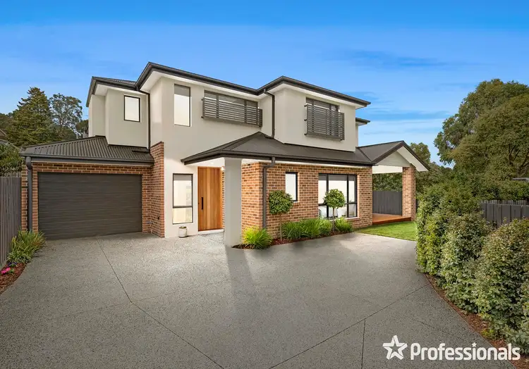Main view of Homely townhouse listing, 2/25 Clarence Road, Wantirna VIC 3152