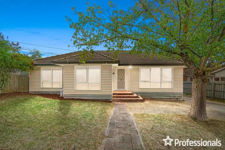 15 Kalimna Street, Mooroolbark VIC 3138