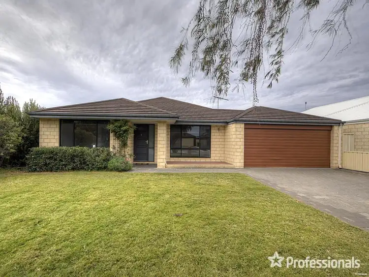 1 Extensa Road, Wattle Grove WA 6107