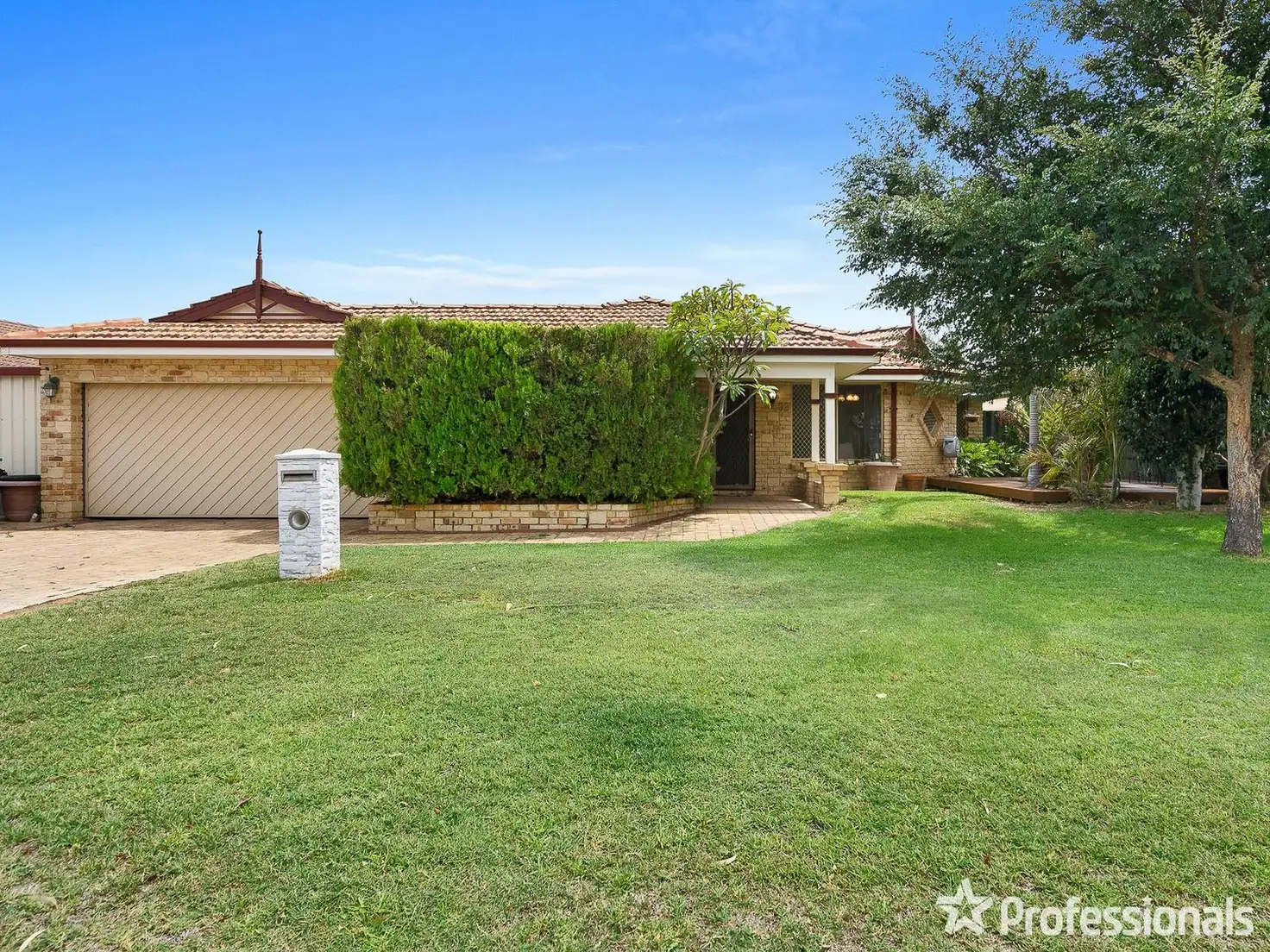 Main view of Homely house listing, 32 Citrine Gardens, Forrestfield WA 6058