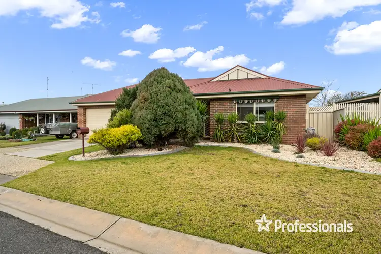 Second view of Homely house listing, 6 Hamilton Place, Wodonga VIC 3690