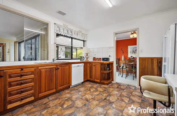 Sixth view of Homely house listing, 2 Blueberry Road, Mooroolbark VIC 3138