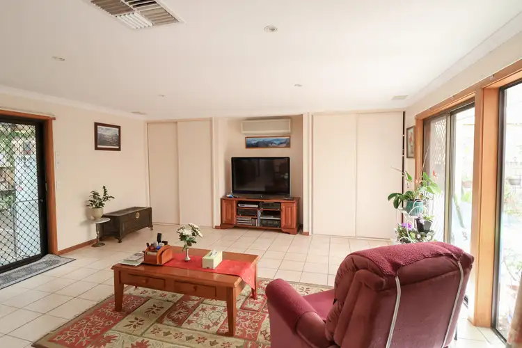 Seventh view of Homely house listing, 2 Lena Close, Swan Hill VIC 3585