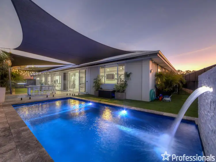 8 Kalari Drive, Wattle Grove WA 6107