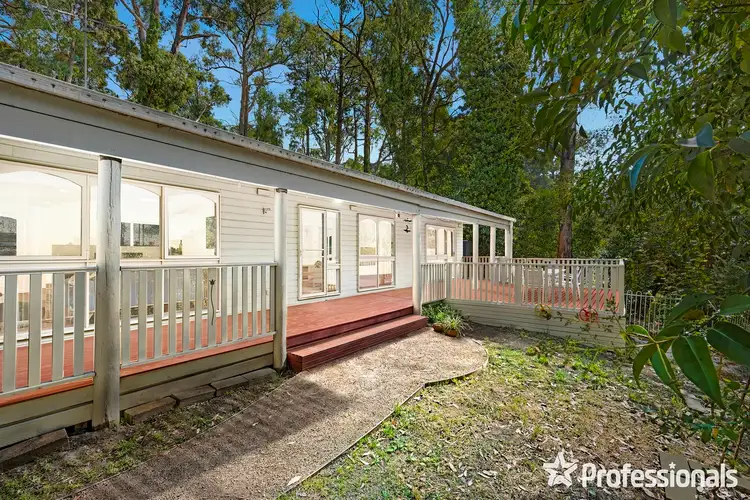 16 Joy Avenue, Mount Evelyn VIC 3796