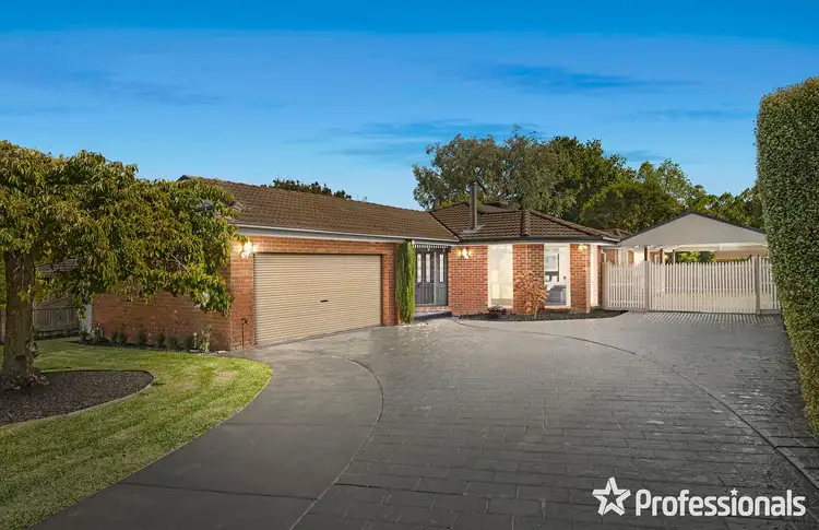 16 Blue Ridge Drive, Mooroolbark VIC 3138