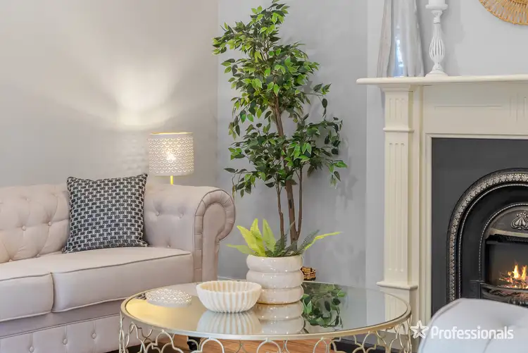 Fifth view of Homely house listing, 2 Nevis Place, Taylors Hill VIC 3037