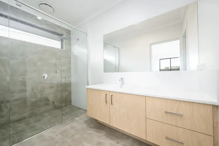 Sixth view of Homely house listing, 5 Caspian Street, Kialla VIC 3631