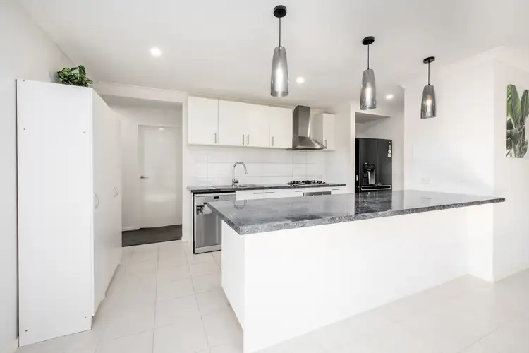 Third view of Homely house listing, 10 Teatree Place, Kialla VIC 3631