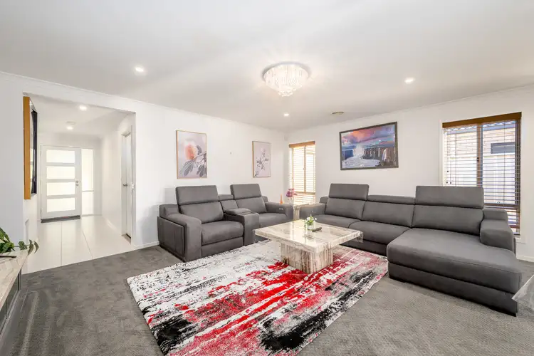 Fifth view of Homely house listing, 10 Teatree Place, Kialla VIC 3631