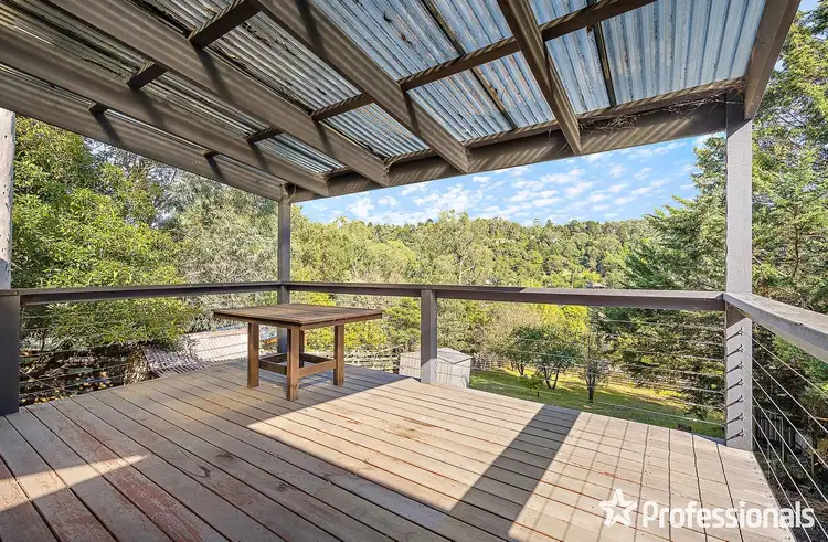 105 Commercial Road, Mount Evelyn VIC 3796