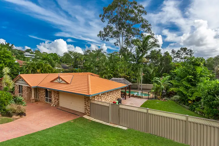 17 Narooma Drive, Ocean Shores NSW 2483