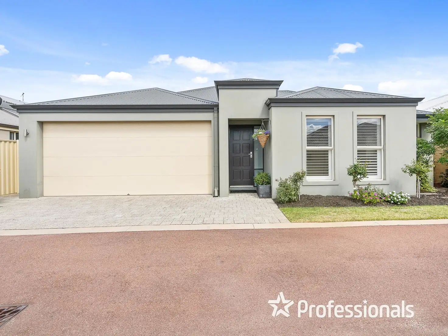 Main view of Homely unit listing, 292D Adelaide Street, High Wycombe WA 6057