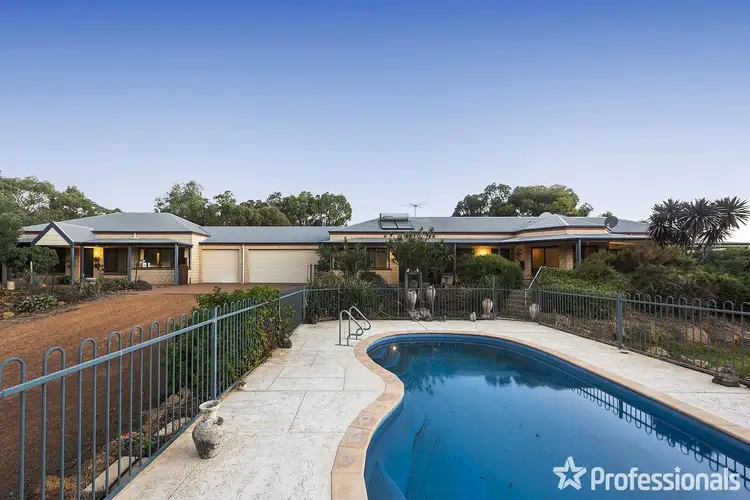 100 Strawberry Hill Drive, Gidgegannup WA 6083