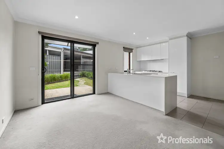 Fourth view of Homely townhouse listing, 8 Spriggs Drive, Croydon VIC 3136