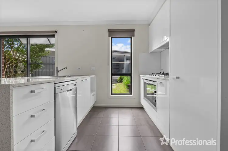 Sixth view of Homely townhouse listing, 8 Spriggs Drive, Croydon VIC 3136