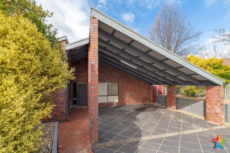 Main view of Homely townhouse listing, 2/8 Fraser Court, Wodonga VIC 3690