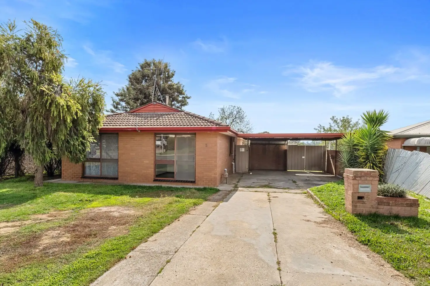 Main view of Homely house listing, 5 Graemar Court, Kangaroo Flat VIC 3555