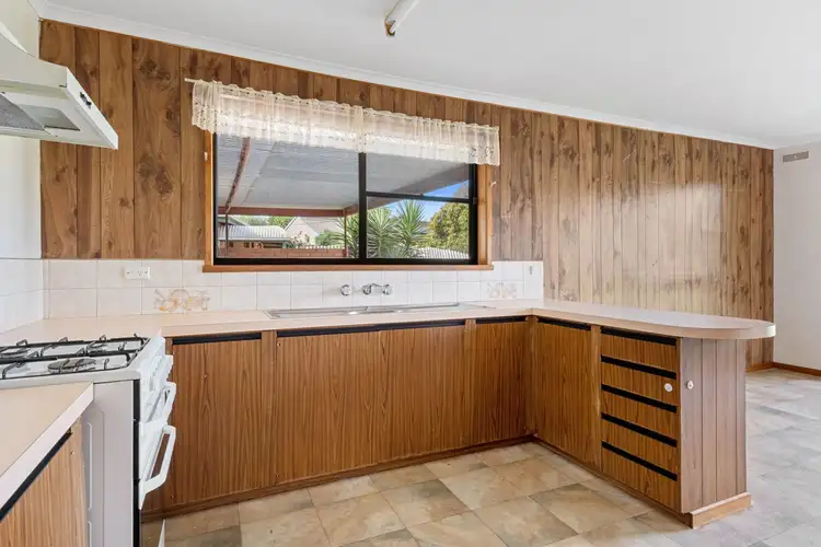 Third view of Homely house listing, 5 Graemar Court, Kangaroo Flat VIC 3555
