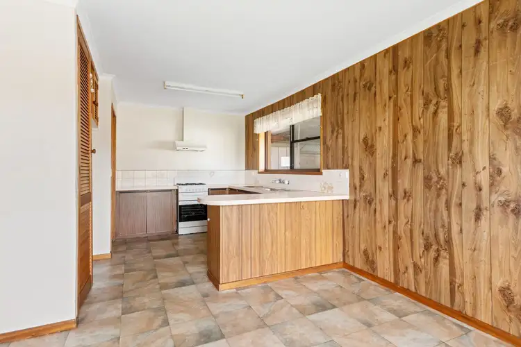 Fourth view of Homely house listing, 5 Graemar Court, Kangaroo Flat VIC 3555