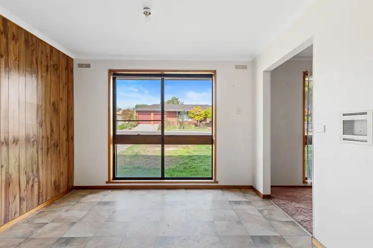 Fifth view of Homely house listing, 5 Graemar Court, Kangaroo Flat VIC 3555