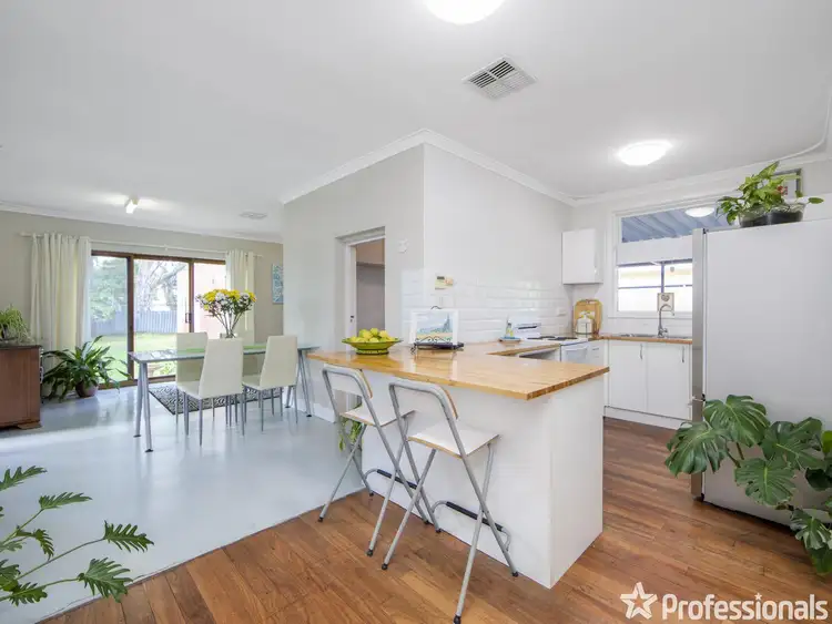 8 Kathleen Close, Maida Vale WA 6057
