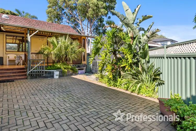 12 Yvonne Avenue, Croydon South VIC 3136