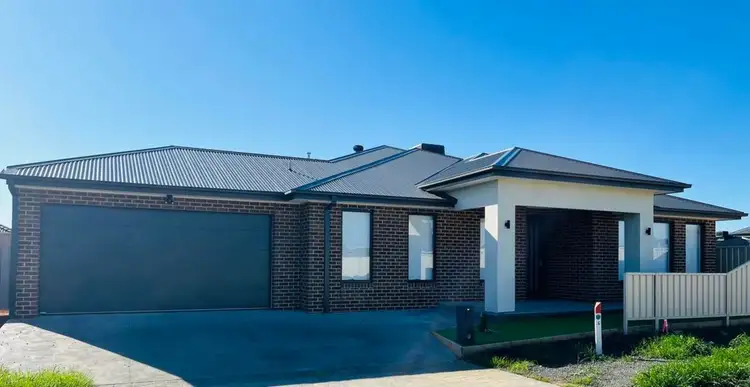 Main view of Homely house listing, 10 Hart Crescent, Kialla VIC 3631