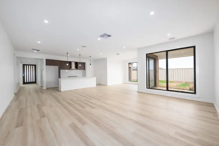 Sixth view of Homely house listing, 10 Hart Crescent, Kialla VIC 3631