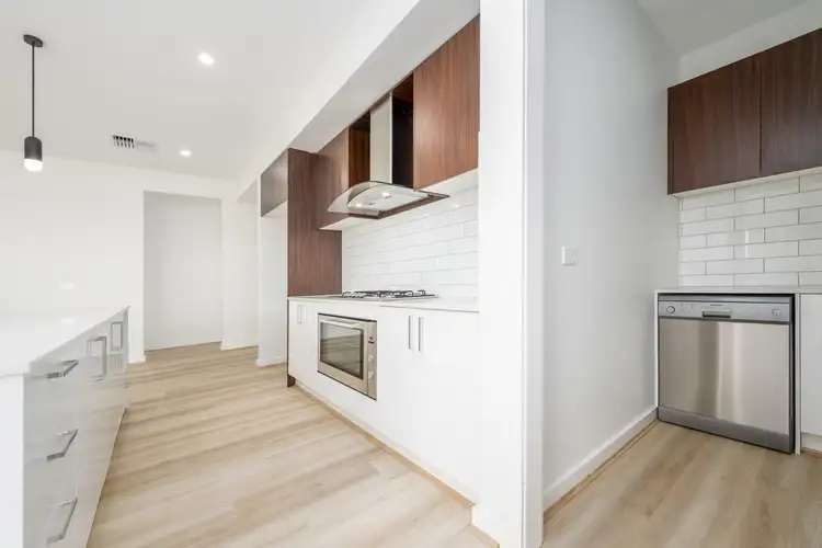 Seventh view of Homely house listing, 10 Hart Crescent, Kialla VIC 3631