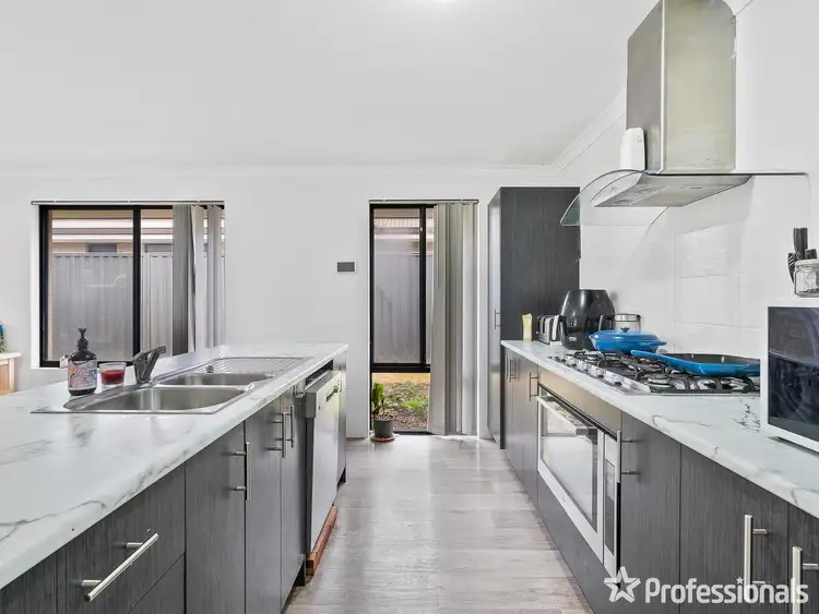 Second view of Homely house listing, 21 Glenree Way, Bullsbrook WA 6084