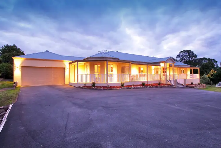 6 Bona Avenue, Healesville VIC 3777