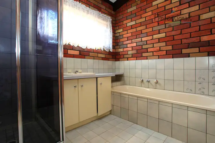 Seventh view of Homely house listing, 4/5 Fadden Court, Wodonga VIC 3690