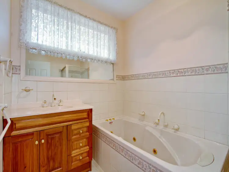 Sixth view of Homely house listing, 5 Goroke Court, Croydon South VIC 3136