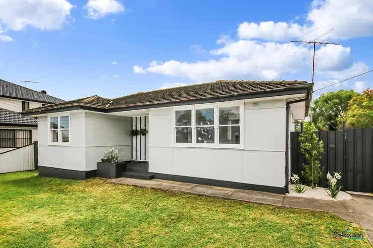 19 Fitzpatrick Crescent, Casula NSW 2170