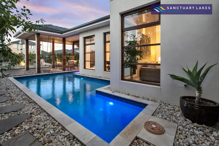 Second view of Homely house listing, 5 Sundowner Place, Sanctuary Lakes VIC 3030